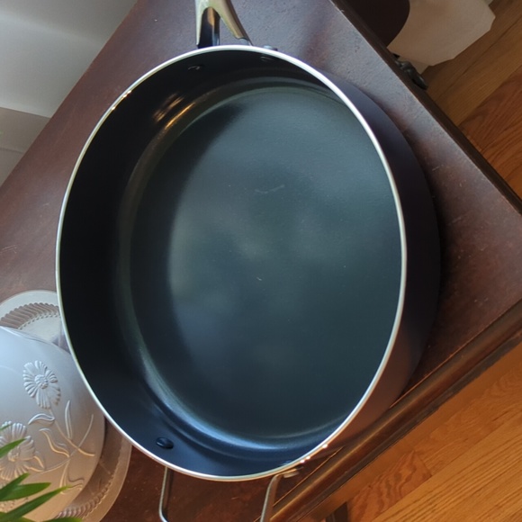 Blue Diamond large skillet - Picture 3 of 6